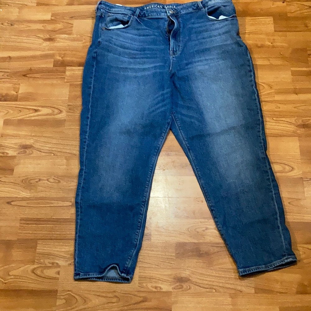👖AE Mom Jeans- Dark wash👖